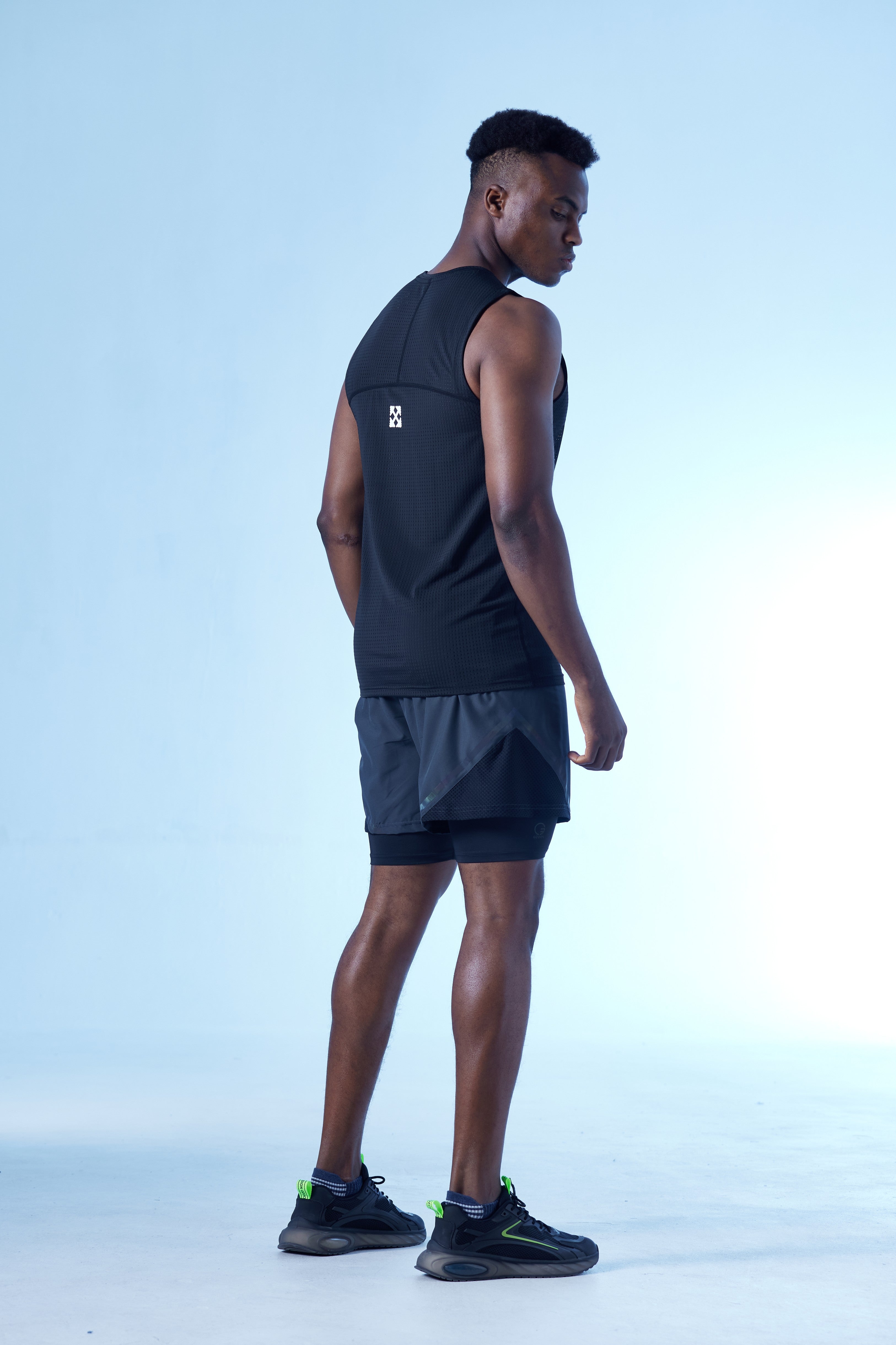CLASSIC SPORTS VEST BLACK 06
