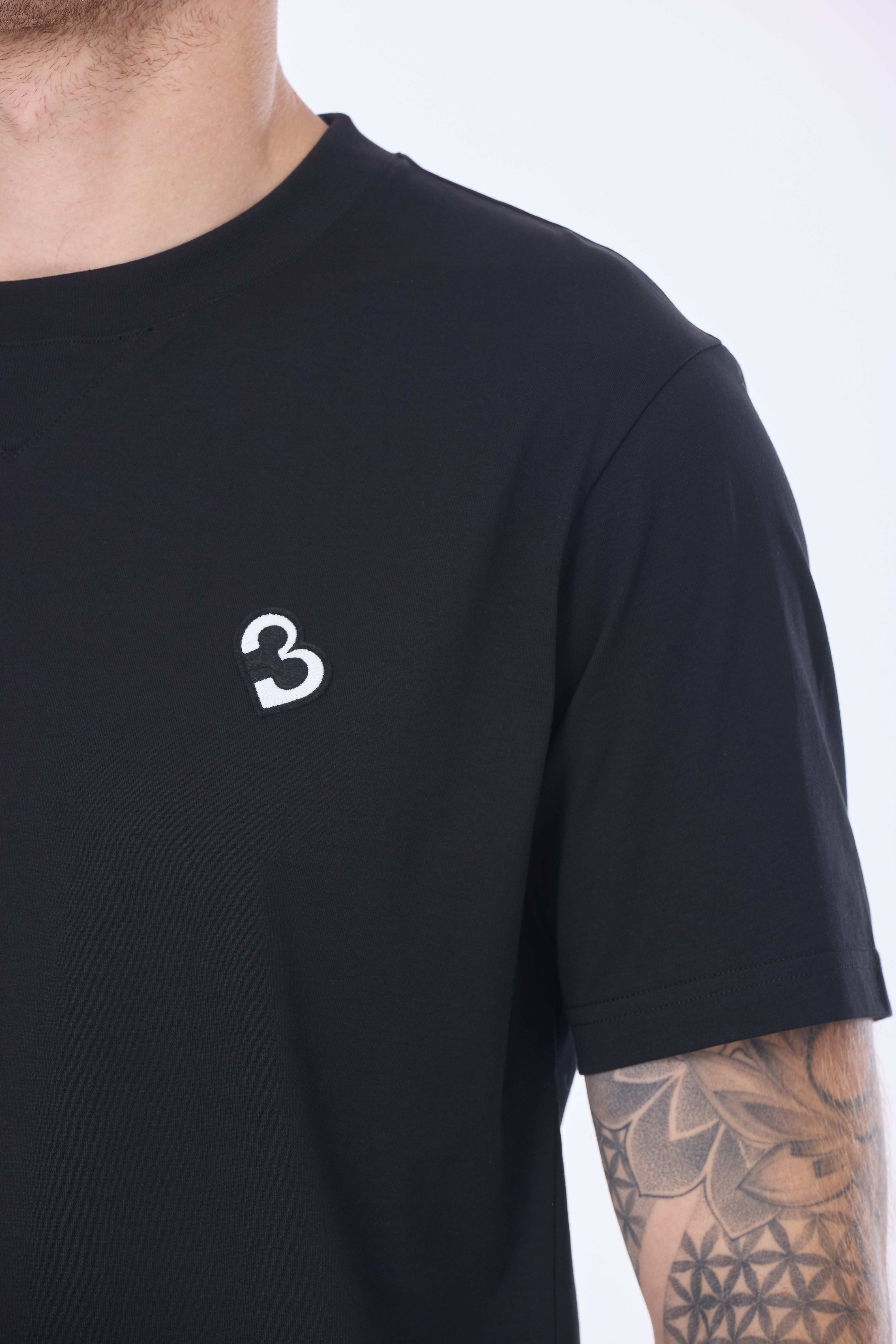 CLASSIC T-SHIRT BLACK L