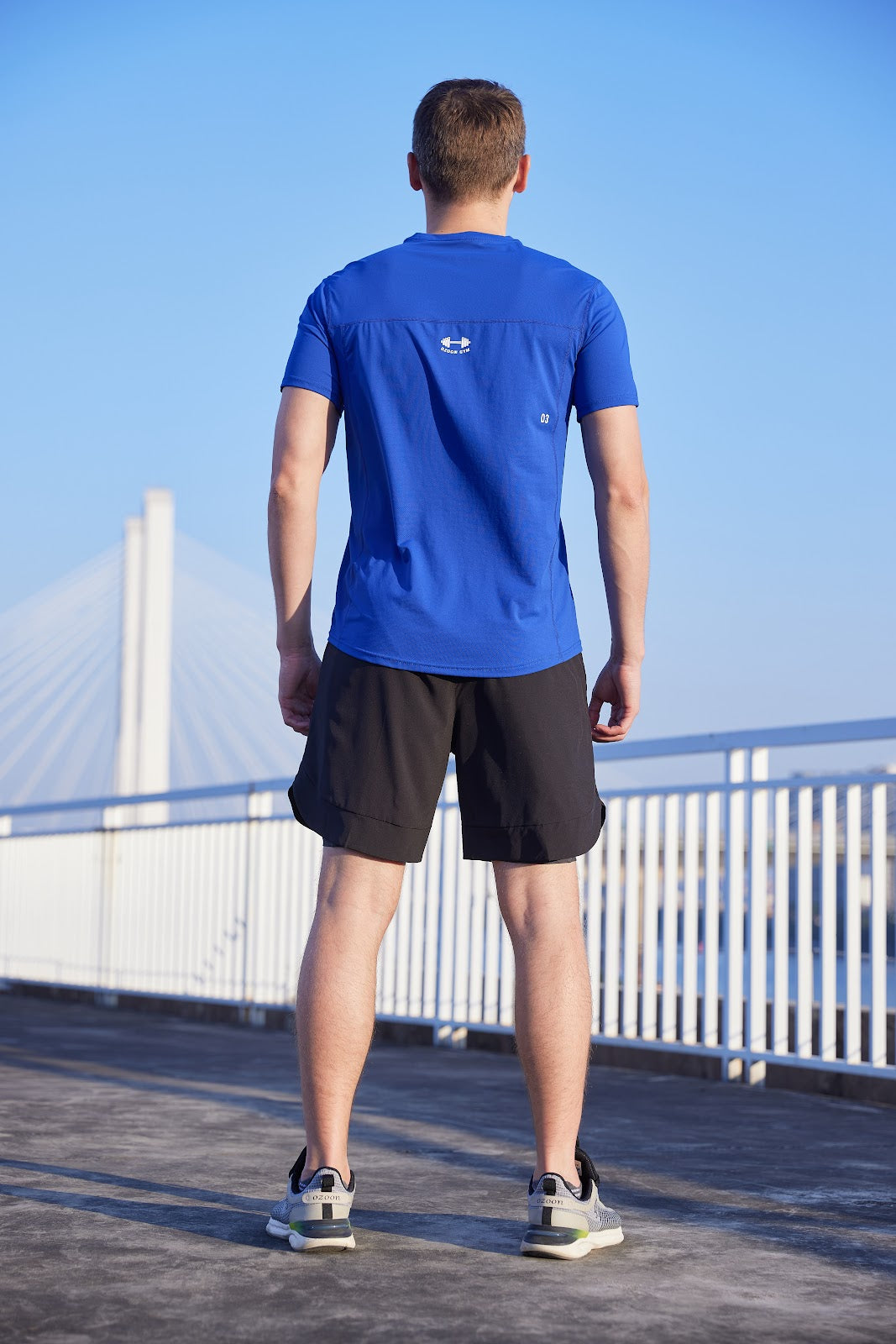 037285-BLUE-04