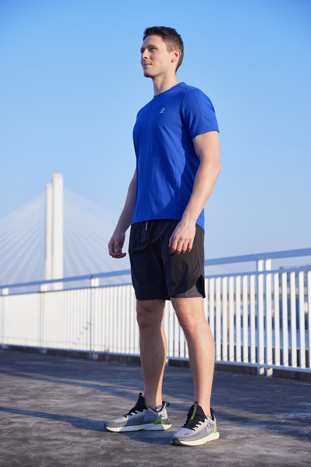 037285-BLUE-03